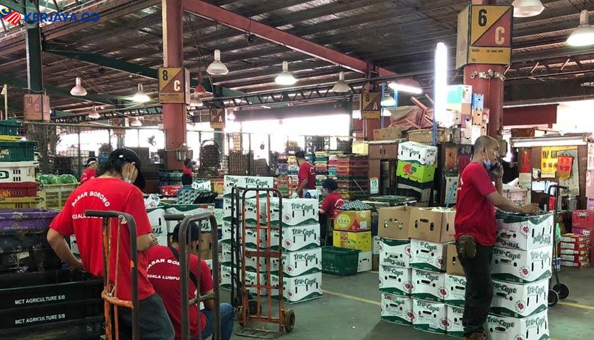 Peniaga & Pekerja Pasar Borong Lebih Kemas Dengan Berpakaian Seragam Ikut Warna Dan Sektor Tertentu